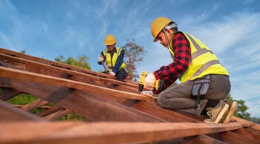 Professional Flat Roofing Installation services in Cascade, IA